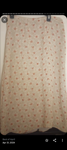 Chic Cream Midi Skirt with Red Floral Detail - Recaptured Classics